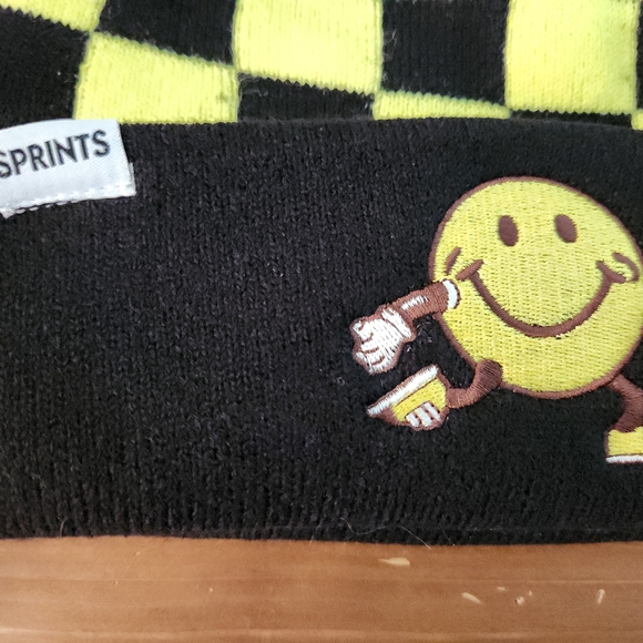 Sprints Kids Running Checkered Beanie - Black and Yellow Hat Smiley Face - Picture 2 of 4